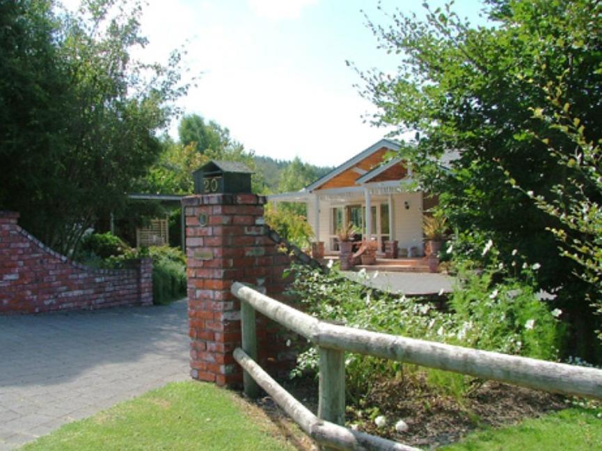 Acacia Bay Lodge Bed & Breakfast Taupo Eksteriør billede